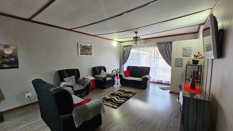 2 Bedroom Property for Sale in Riebeeckstad Free State